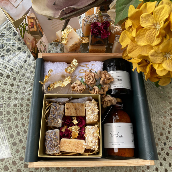 The Sage Gift Case